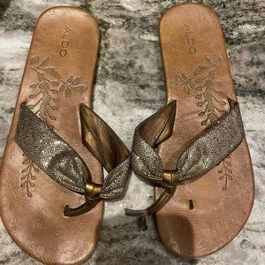Flat aldo sandals